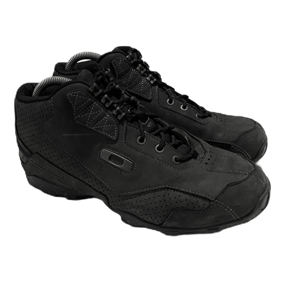 2000s Oakley black hiking boots